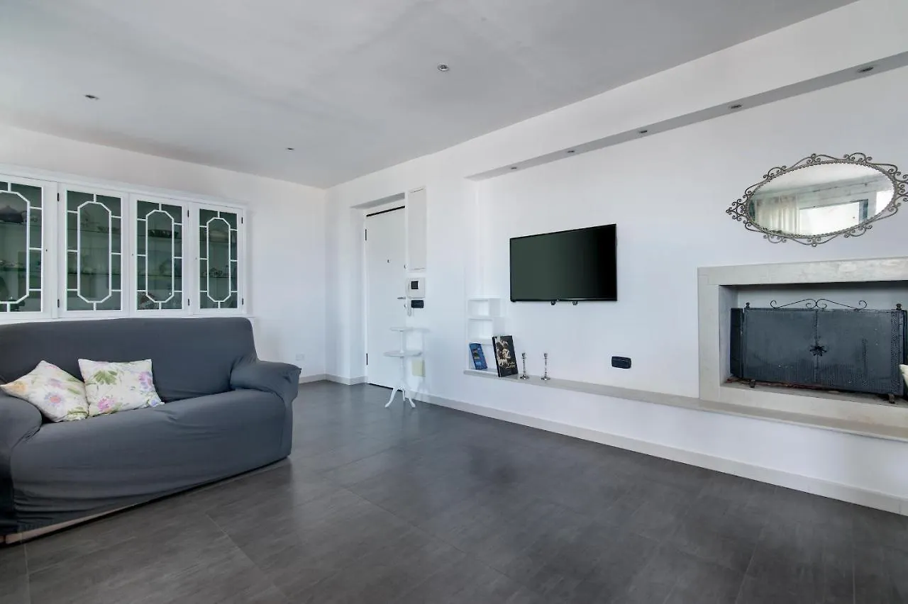 Attico White&Grey Appartamento Lecce Italia